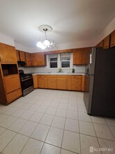 124 William St-Unit -Apt 2 in South River, NJ - Building Photo - Building Photo