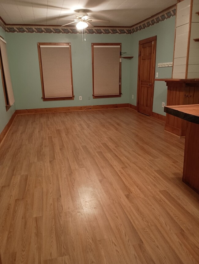 105 L St in Montague, MA - Building Photo - Building Photo