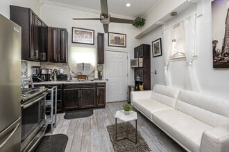 7625 Hickory St in New Orleans, LA - Building Photo - Interior Photo