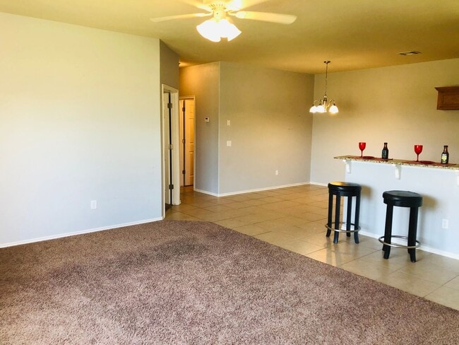 1407 Forrest Ridge Way in Yukon, OK - Building Photo - Building Photo