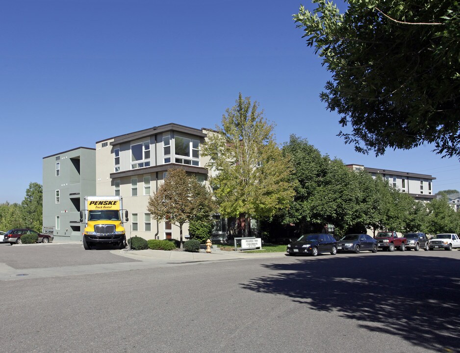 5201 S Fox St in Littleton, CO - Foto de edificio