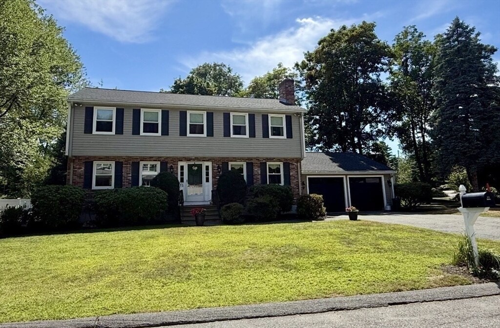 51 Wildwood Ln in Waltham, MA - Building Photo