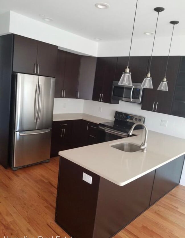 1646 N 4th St, Unit 1 in Philadelphia, PA - Foto de edificio - Building Photo