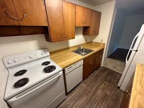 14421 8th Ave SW in Burien, WA - Building Photo - Building Photo