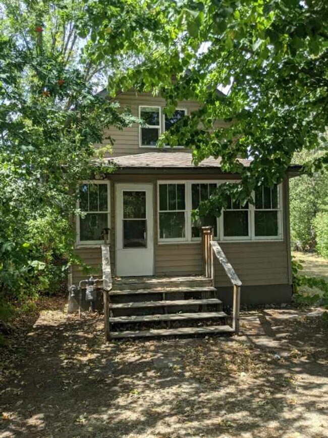1106 Birchmont Dr NE in Bemidji, MN - Building Photo - Building Photo