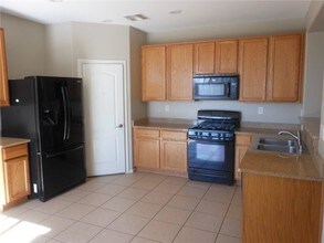 982 Ashford Hollow Ave in Henderson, NV - Building Photo - Building Photo