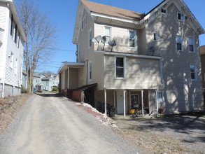 108 Vineyard Ave in Highland, NY - Building Photo - Other