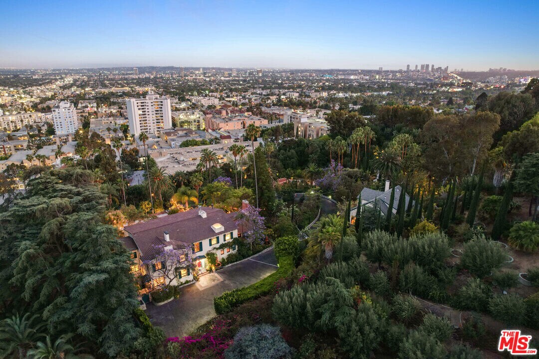 2003 La Brea Terrace in Los Angeles, CA - Building Photo