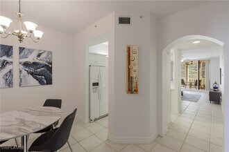 410 Bayfront Pl in Naples, FL - Building Photo - Building Photo