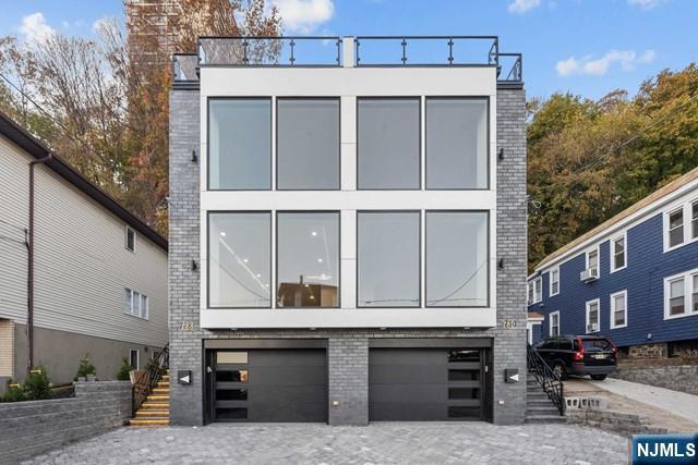 728 Undercliff Ave in Edgewater, NJ - Foto de edificio