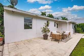 940 10th St N in Naples, FL - Building Photo - Building Photo
