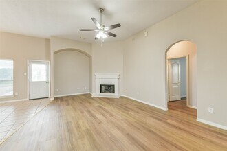 2212 Highland Crossing Dr in Conroe, TX - Building Photo - Building Photo