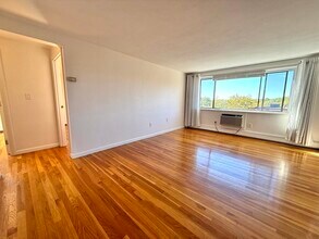 20 Riverside St in Watertown, MA - Building Photo - Building Photo