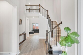 213 Palatino Bnd in Liberty Hill, TX - Foto de edificio - Building Photo