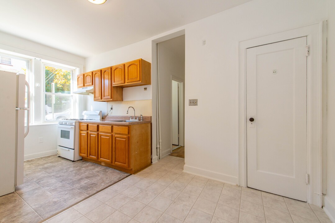 355 Lincoln Ave in Cliffside Park, NJ - Building Photo