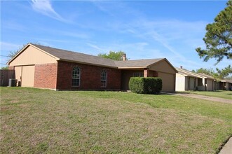 6920 Arborbrook Dr in North Richland Hills, TX - Building Photo - Building Photo