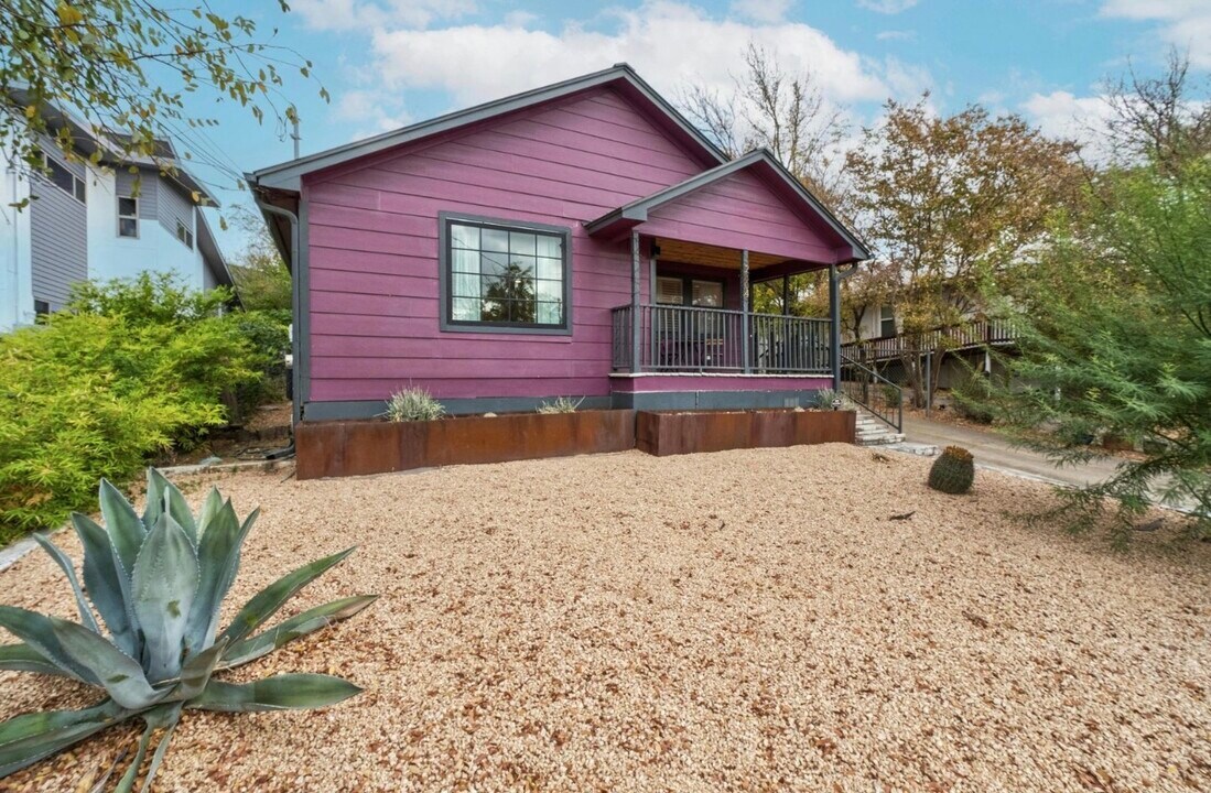 2804 Crest Ave in Austin, TX - Building Photo