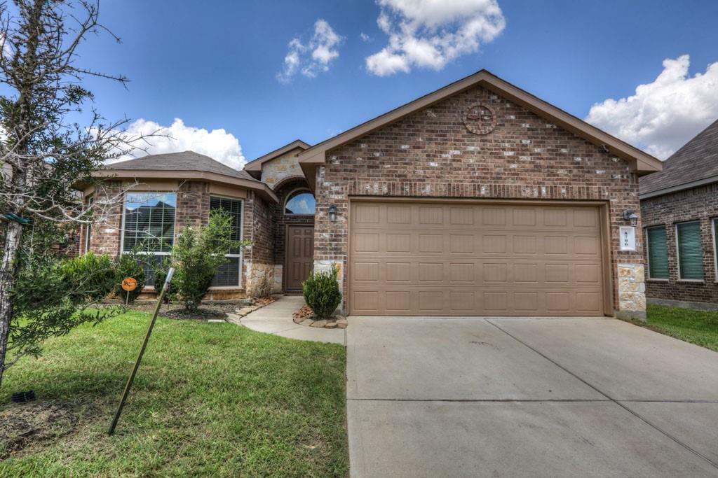 8706 Alicia Dr in Tomball, TX - Building Photo
