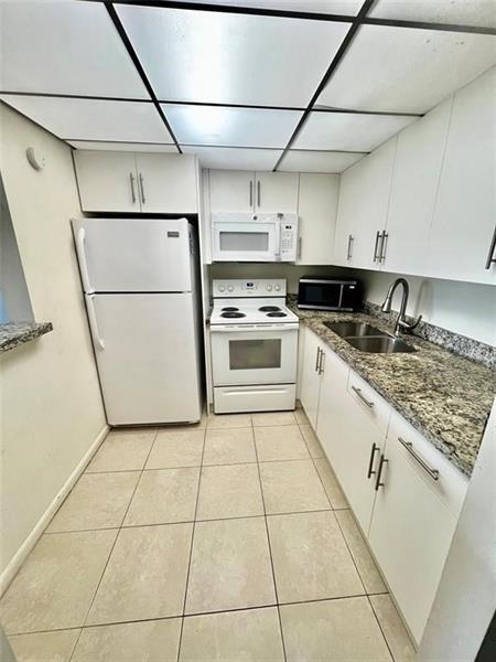 133 Fanshaw D in Boca Raton, FL - Building Photo - Building Photo