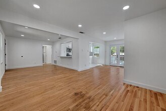 203 Nelray Blvd in Austin, TX - Building Photo - Building Photo