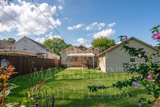 1207 W 4th St in Coffeyville, KS - Building Photo - Building Photo