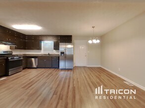 60 Wellington Dr in Mcdonough, GA - Building Photo - Building Photo