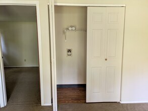 137 Thimbleberry Rd in Ballston Spa, NY - Building Photo - Building Photo