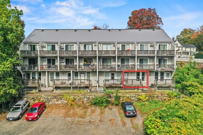22 River St, Unit 2 in Hudson, MA - Building Photo - Building Photo