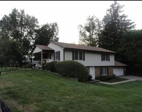 5601 N Humboldt Ave, Unit 5601 in Peoria, IL - Foto de edificio - Building Photo