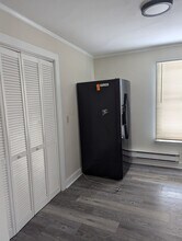 10 Village St in Willington, CT - Foto de edificio - Building Photo