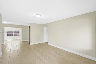 1777 NW 34th Ave in Fort Lauderdale, FL - Building Photo - Building Photo