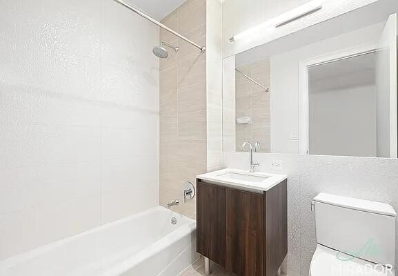 15 Park Row in New York, NY - Building Photo