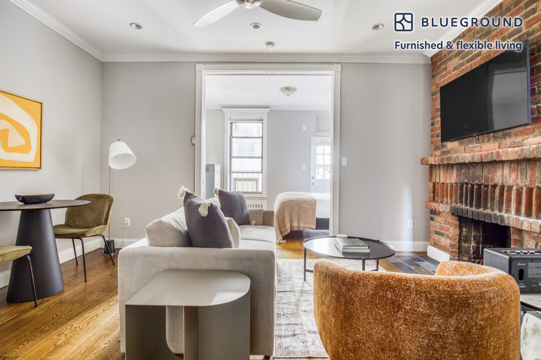 209 E 25th St, Unit FL3-ID826 in New York, NY - Building Photo