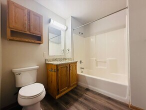 3320 Milwaukee St in Madison, WI - Building Photo - Building Photo