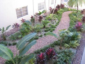 7745 SW 86th St in Miami, FL - Building Photo - Building Photo