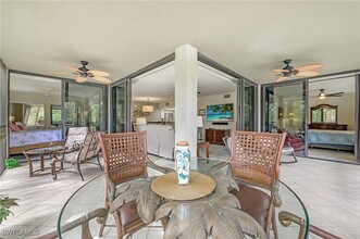 3651 Wild Pines Dr in Bonita Springs, FL - Foto de edificio - Building Photo