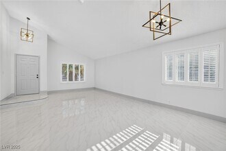 5815 Christchurch Ave in Las Vegas, NV - Building Photo - Building Photo