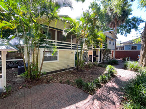 The Bungalows on South Johnson in Lakeland, FL - Building Photo - Building Photo