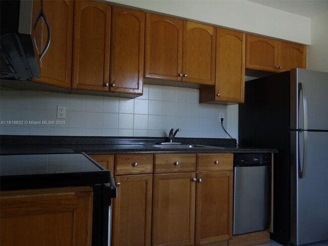812 NE 2nd St, Unit 1