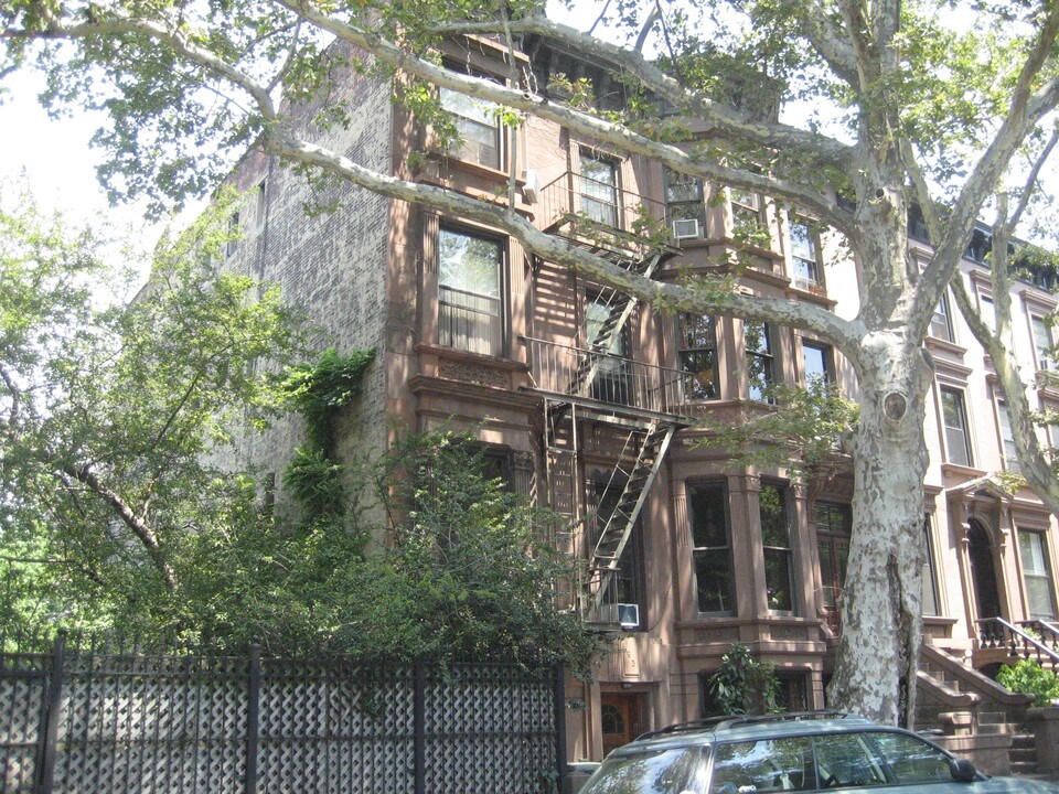 93 Saint Johns Pl in Brooklyn, NY - Foto de edificio