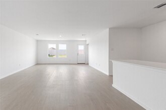 9247 Speckled Trout Dr in Baytown, TX - Building Photo - Building Photo