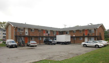 Riverview Drive Apartments in Columbus, OH - Building Photo - Building Photo