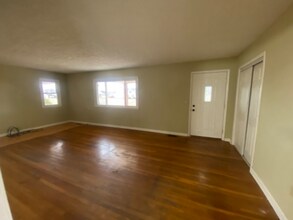 502 Rock Rd in Morrison, TN - Foto de edificio - Building Photo