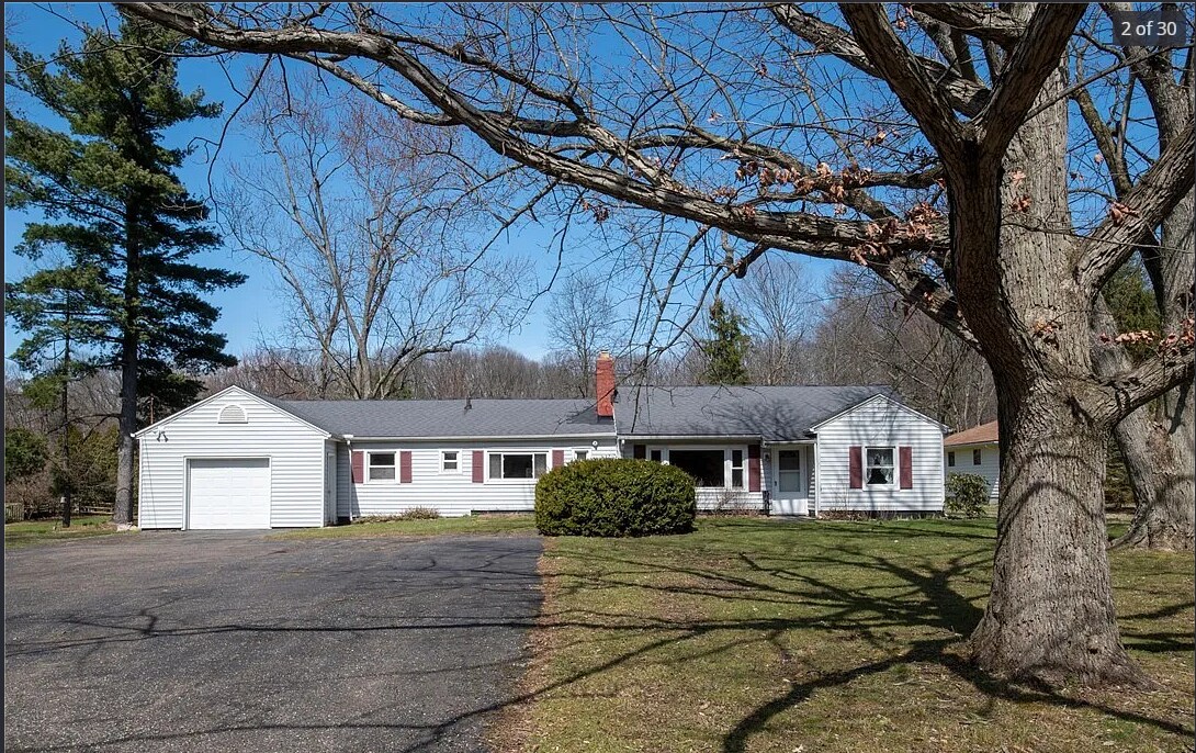 4883 W Streetsboro Rd in Richfield, OH - Building Photo