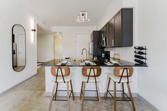 2750 Griffin Rd in Fort Lauderdale, FL - Building Photo - Building Photo