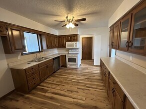 902 S 17th St in Rogers, AR - Building Photo - Building Photo