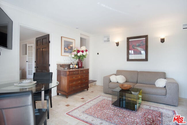 8298 Presson Pl in Los Angeles, CA - Building Photo - Building Photo