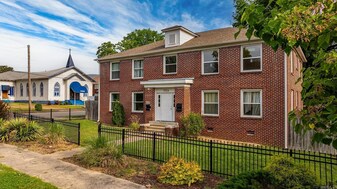 1724 W 19th St, Unit 2 in Little Rock, AR - Building Photo