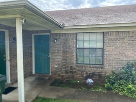 350 S Davis St in Conway, AR - Building Photo