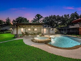 712 Barbara St in Tomball, TX - Building Photo